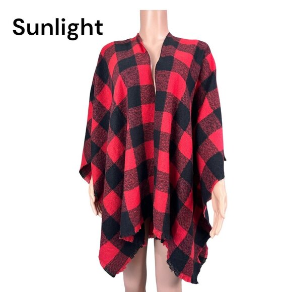 OLD NAVY Cozy Knit Poncho Blanket Scarf -Red-Black Buffalo Plaid -One size NEW - Picture 2 of 11